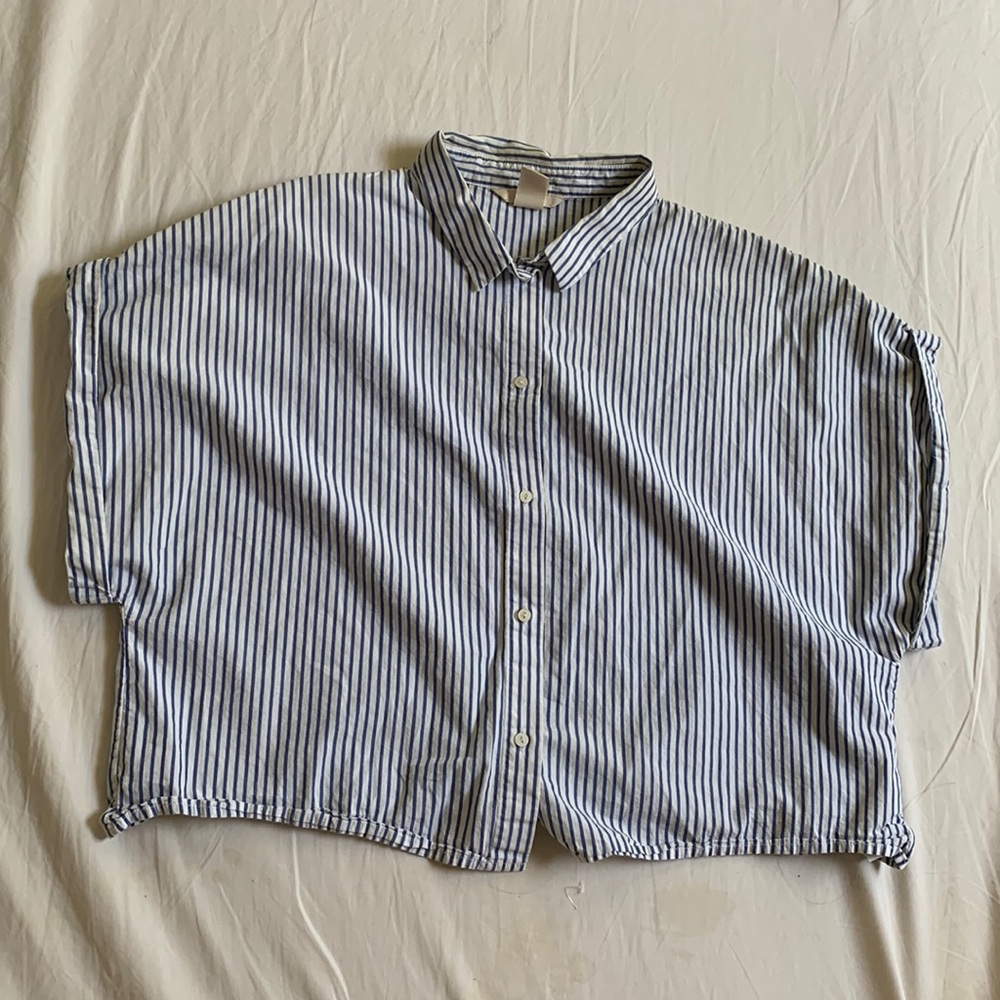 Cropped H&M button up shirt